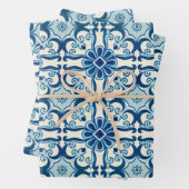 Feuille De Papier Cadeau Portugais Azulejos Blue Floral Motif (En situation)