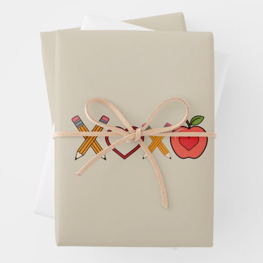 Feuille De Papier Cadeau Professeur XOXO Crayon Saint Valentin et pomme (En situation)