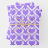 Feuille De Papier Cadeau Purple White Hearts Pattern (En situation)