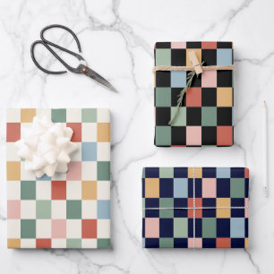 Feuille De Papier Cadeau Rainbow Checkerboard couleurs rétro vectorielle tr