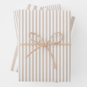 Feuille De Papier Cadeau Rayures amandes et blanches (En situation)