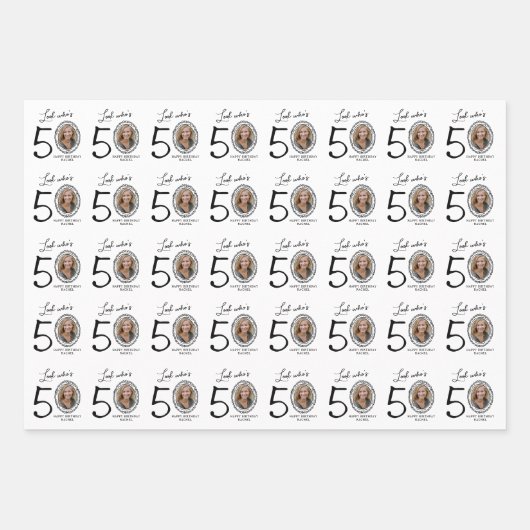 Feuille De Papier Cadeau Regarde qui a 50 ans ! Photo Joyeux anniversaire (Devant)