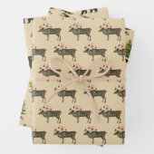 Feuille De Papier Cadeau Rennes de Noël, ours et pins (En situation)