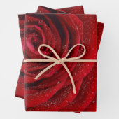 Feuille De Papier Cadeau Rose rouge florale romantique (En situation)