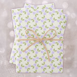 Feuille De Papier Cadeau Roses de chalet en mauve violet<br><div class="desc">Roses de chalet dans les tons mauve ou violet clair,  vert,  et ivoire extra clair. Idéal pour les anniversaires,  les mariages,  la fête des mères,  etc.</div>