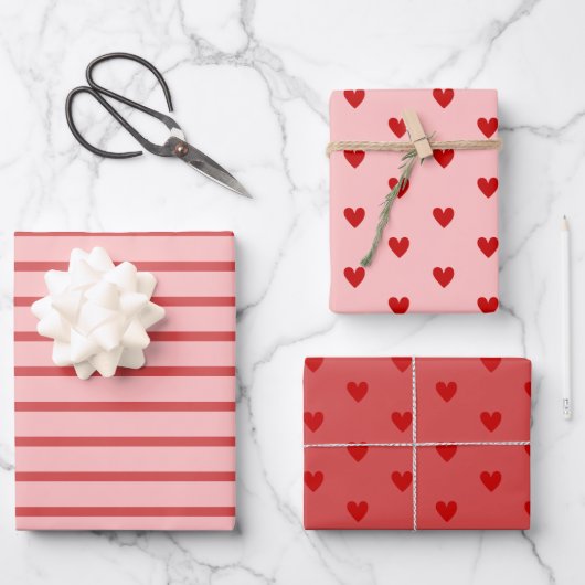 Feuille De Papier Cadeau Saint-Valentin au coeur rose rouge (Recto)