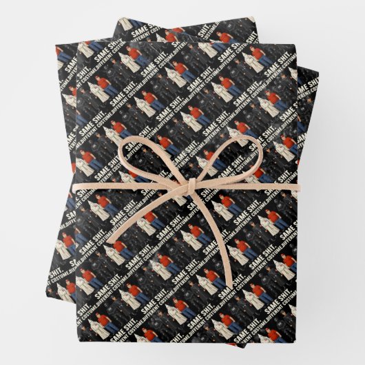 Feuille De Papier Cadeau Same Different Costume (En situation)