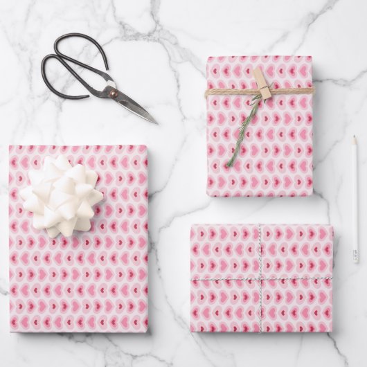 Feuille De Papier Cadeau Set of 3-Modern Light Pink & Red Hearts (Recto)