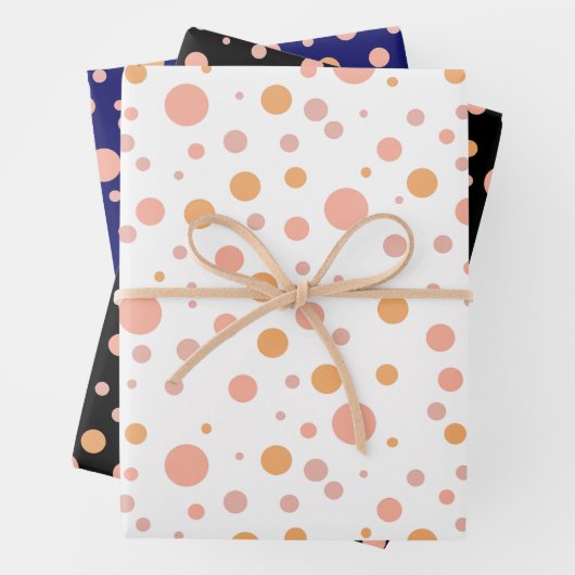 Feuille De Papier Cadeau Simple, Rose Moderne Et Peach Poka Point (En situation)