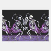 Feuille De Papier Cadeau Skeletons et crânes gothiques pourpres (Devant 3)