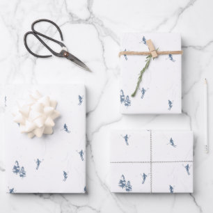 Feuille De Papier Cadeau Skieurs alpins bleu monochrome