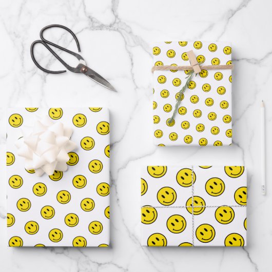 Feuille De Papier Cadeau Smile Face Emojis Joyeux Polka Jaune Point Amusant (Recto)