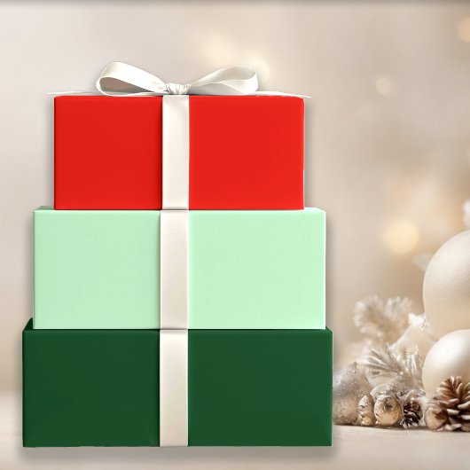 Feuille De Papier Cadeau Solides hiver À feuillage persistant et rouges cre