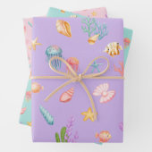 Feuille De Papier Cadeau Sous le Motif marin (En situation)