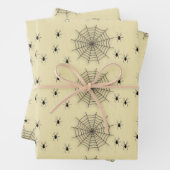 Feuille De Papier Cadeau Spider web and spiders on wall (En situation)