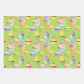 Feuille De Papier Cadeau Sucres motifs cupcakes et macarons (Devant)