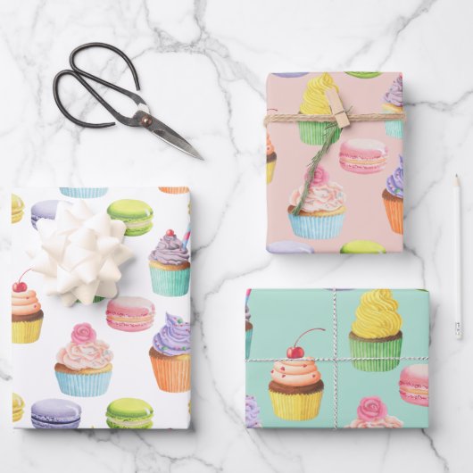 Feuille De Papier Cadeau Sucres motifs cupcakes et macarons (Recto)