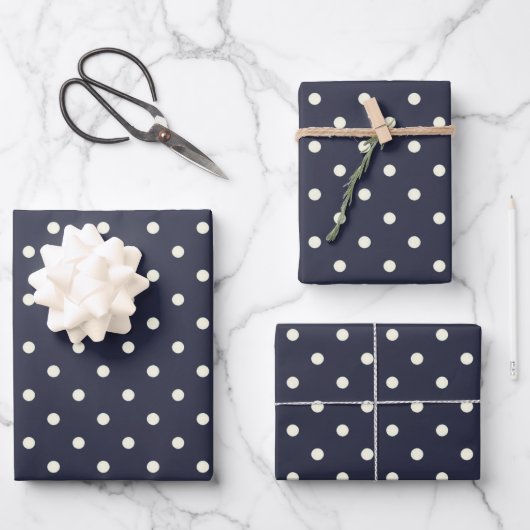 Feuille De Papier Cadeau Symphonie arrangée d'Indigo Blue & White Polka Dot (Recto)