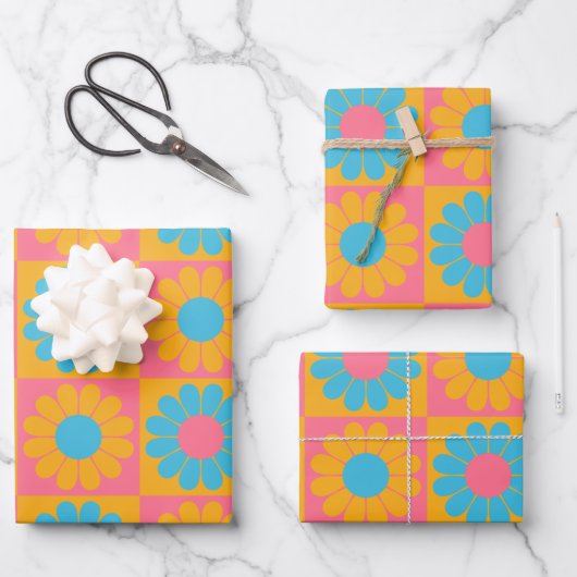 Feuille De Papier Cadeau Tableau de contrôle des fleurs rétro en jaune et b (Recto)