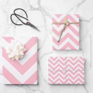 Feuille De Papier Cadeau Tailles différentes rose et blanc Chevron