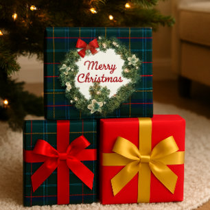 Feuille De Papier Cadeau Tartan de Noël avec artisanat ou cadeau de couronn