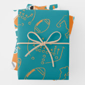 Feuille De Papier Cadeau Teal, Orange & White Football Patterns (En situation)