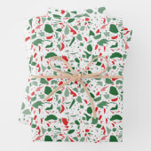 Feuille De Papier Cadeau Terrazzo vert et rouge Motif Noël (En situation)