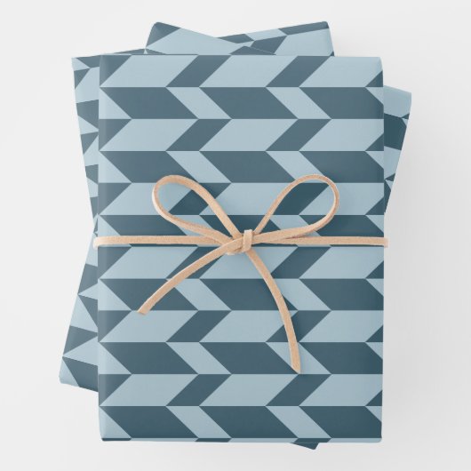Feuille De Papier Cadeau Tons Bleus Gras Deux Tons Flèche Chevron (En situation)