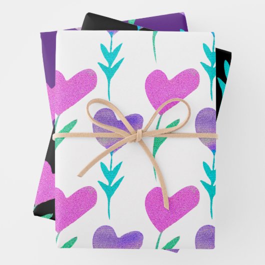 Feuille De Papier Cadeau Valentines modernes à motifs cardiaques (En situation)