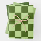 Feuille De Papier Cadeau Vérificateurs vert foncé et vert clair (En situation)