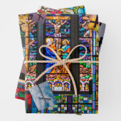 Feuille De Papier Cadeau Verre et croix de l'église (En situation)