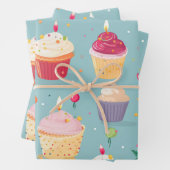 Feuille De Papier Cadeau Vibrant Joyeux Motif de Cupcakes d'anniversaire (En situation)
