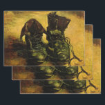 Feuille De Papier Cadeau Vincent van Gogh - La vie morte avec une paire de<br><div class="desc">A Pair of Shoes (1886) de Vincent van Gogh est un Post impressionnisme vintage de peinture d'art mortel. Une vie morte d'une vieille paire de chaussures paysannes ou de bottes ouvrières. À propos de l'artiste : Vincent Willem van Gogh (1853-1890) était un peintre impressionniste dont l'oeuvre était la plus remarquable...</div>
