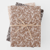 Feuille De Papier Cadeau Whimsical mignon Mocha Brown Bows Motif Girly Cade (En situation)
