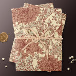 Feuille De Papier Cadeau William Morris Chrysanthemum Motif Enveloppement P<br><div class="desc">William Morris Chrysanthemum, Design Motif Vintage. William Morris était un designer textile anglais, artiste, écrivain et socialiste associé à la Fraternité pré-Raphaélite et au British Arts and Crafts Movement. Il a fondé une entreprise de design en partenariat avec l'artiste Edward Burne-Jones et le poète et artiste Dante Gabriel Rossetti. Ce...</div>