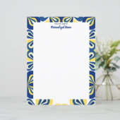 Feuille de papier non ligné à motif floral rétro (Debout devant)