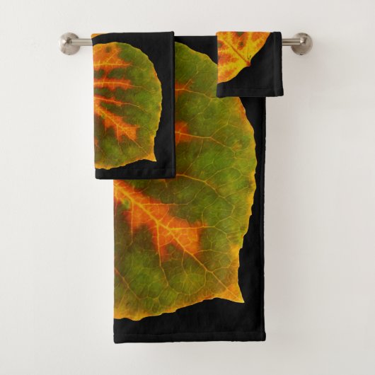 Feuille de tremble verte orange et jaune #1 (En situation)