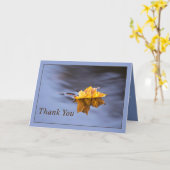 Feuille Jaune Merci Flottant Dans Carte Lac (Fleur jaune)