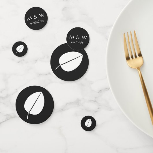 Feuilles automnales en table noire Confetti (Groupe)