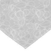 Feuilles blancs sur nappes gris argent (Angle)