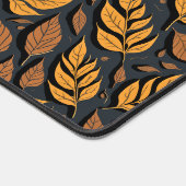 Feuilles d'automne orange sur fond marron (Coin)