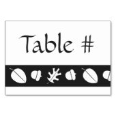 Feuilles d'automne sur la carte de table noire (Dos)