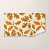 Feuilles de chêne automnal sur blanc (Serviette à main)