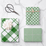 Feuilles de papier à envelopper vert et blanc<br><div class="desc">Un ensemble de trois draps d'emballage cadeau en plastique vert et blanc qui sont parfaits pour les cadeaux,  le scrapbooking ou l'artisanat.</div>