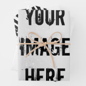 Feuilles de papier d'emballage entièrement personn (En situation)