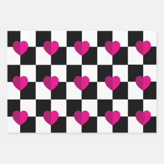 Feuilles de papier enveloppant les coeurs