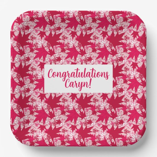 Feuilles d'érable sur assiettes en papier à fond r (Recto)