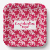 Feuilles d'érable sur assiettes en papier rose (Recto)