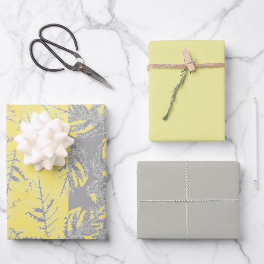 Feuilles gris et jaunes sur un arrière - plan rayé (Recto)