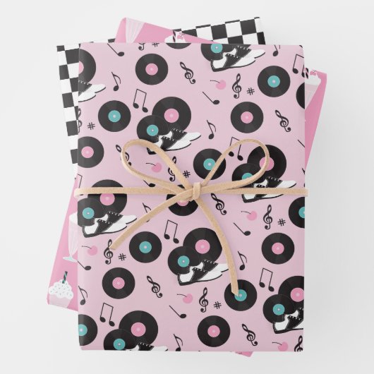 Feuilles papier d'emballage d'anniversaire des ann (En situation)